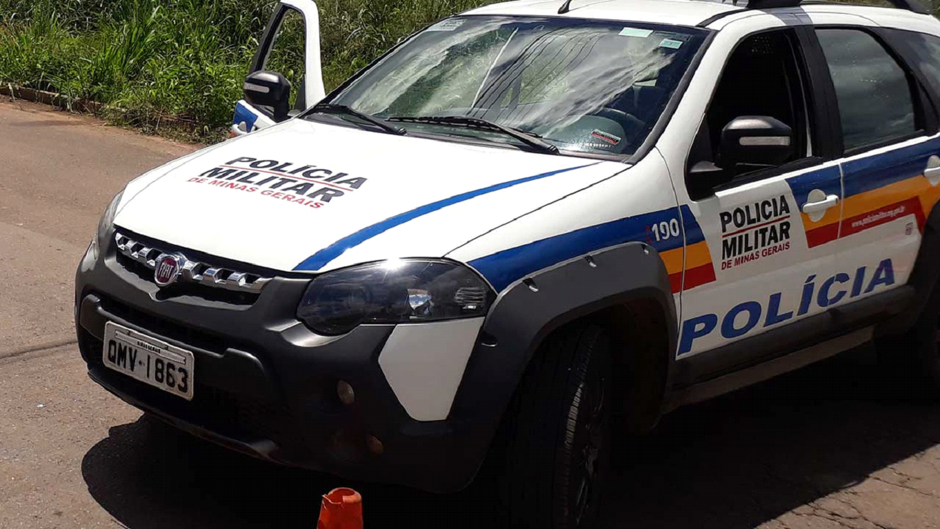 Mariana: jovem e idoso são conduzidos a delegacia por portar arma de fogo. Foto da viatura da PM