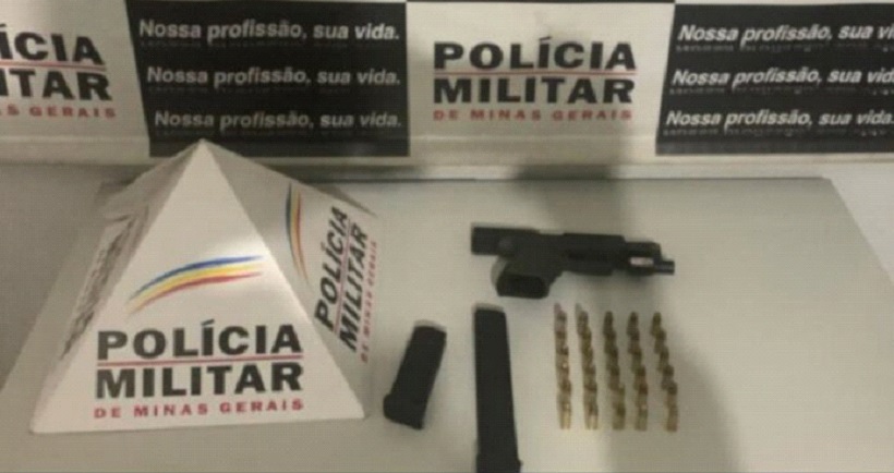 Três homens foram presos em Mariana por tráfico de arma. Arma apreendida.