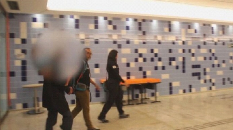 Homem condenado por estupro em Ouro Preto é preso no Paraguai e transferido para MG. Foto do homem apreendido.