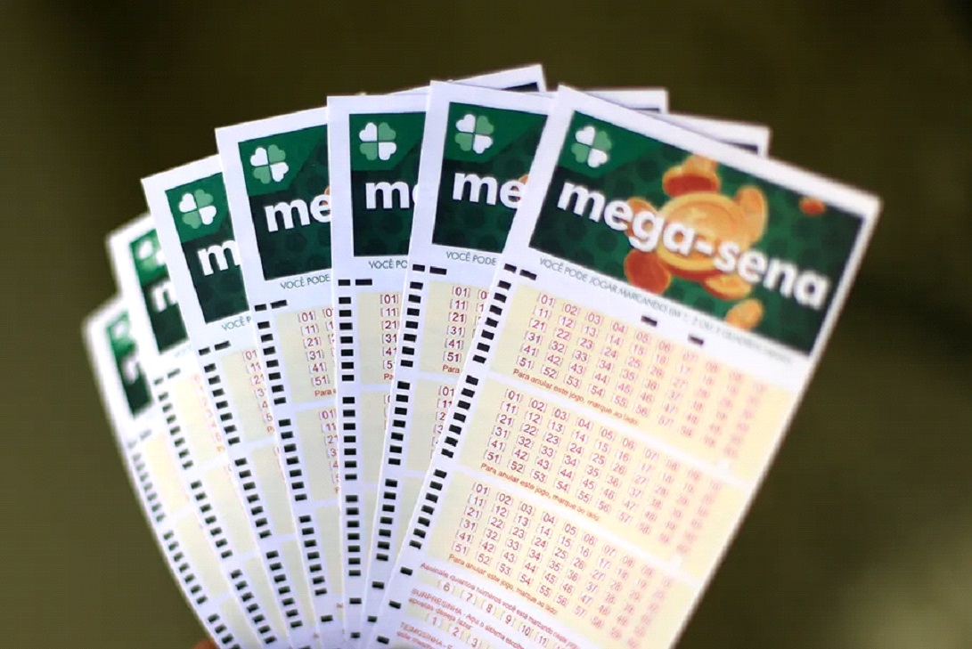 Mega-Sena acumulada chega a R$ 60 milhões e um sortudo pode ganhar o prêmio neste sábado(29). Imagem ilustrativa de jogos da mega.