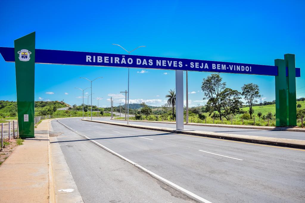 Motorista de Aplicativo tenta estuprar passageira em Ribeirão das Neves e é preso pela Polícia Militar. Foto da entrada da cidade.
