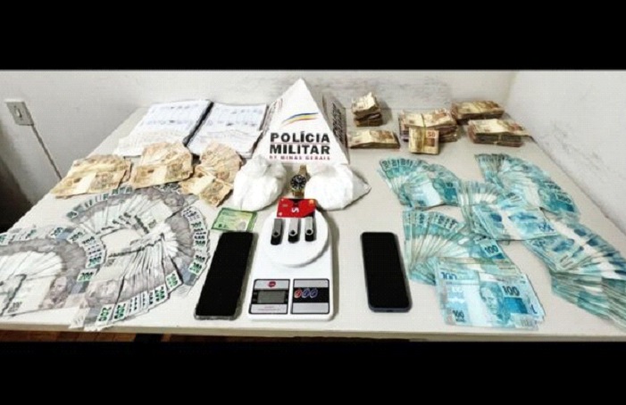 Itabirito: Homem é preso depositando mais de 87 mil em dinheiro de tráfico no Banco do Brasil. Material apreendido.