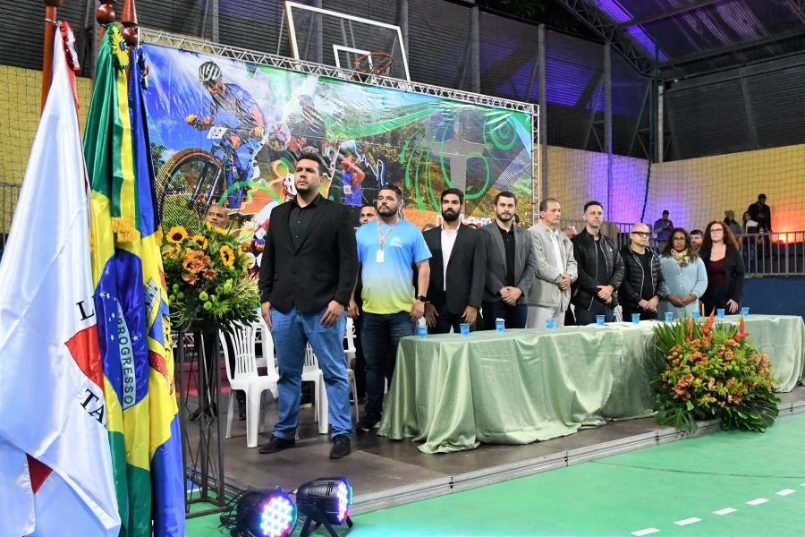 Itabirito: Prefeitura realiza cerimônia de abertura da etapa microrregional dos Jogos Escolares. Foto da abertura.