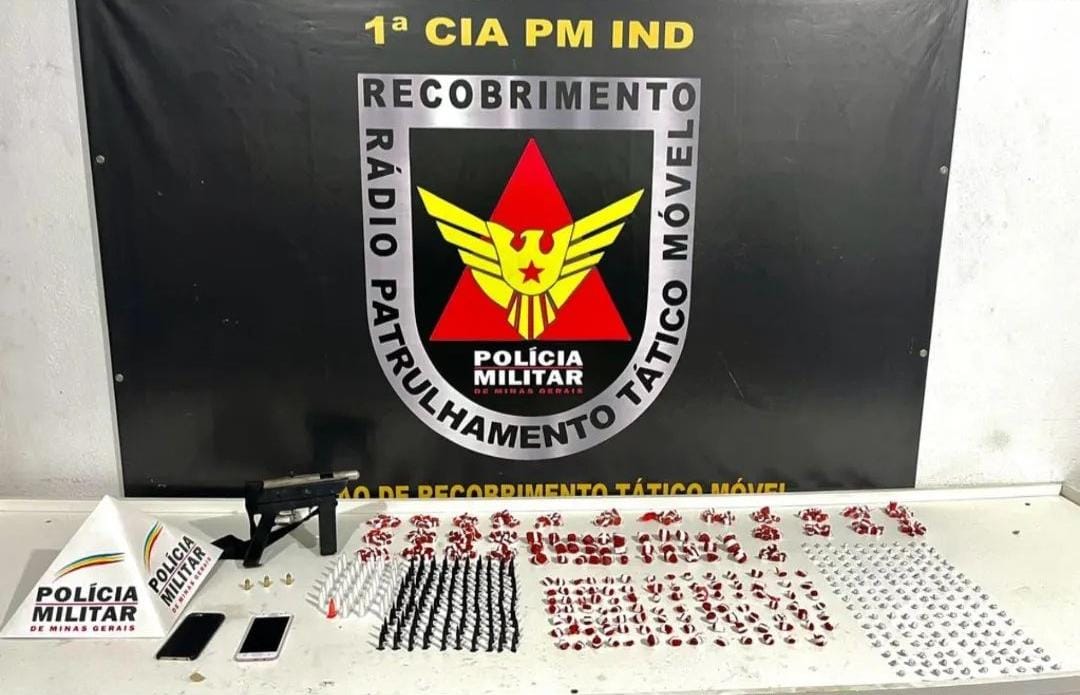 Nova Lima: PM apreende grande quantidade de drogas e submetralhadora no Jardim Canadá. Material apreendido.