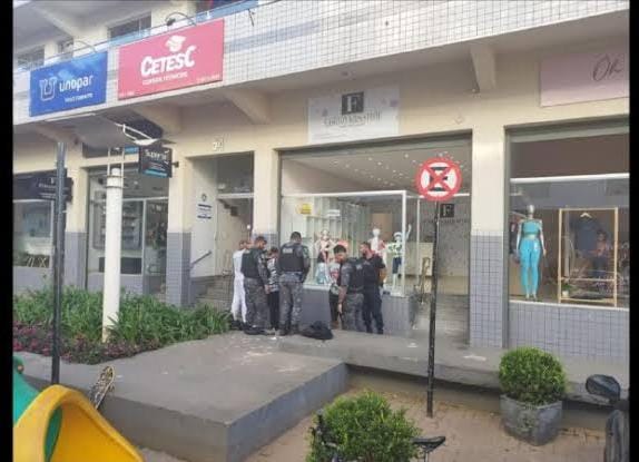 Mamuska, 3 jovens menores de idade e um representante da escola foram conduzidos à Delegacia foto do cetesc