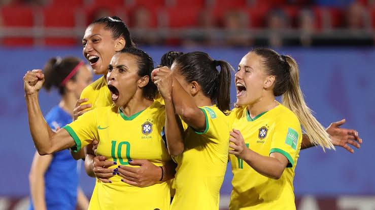 Prefeitura de Itabirito vai ter horário especial de expediente nos dias de jogos da Seleção Brasileira. Foto ilustrativa.