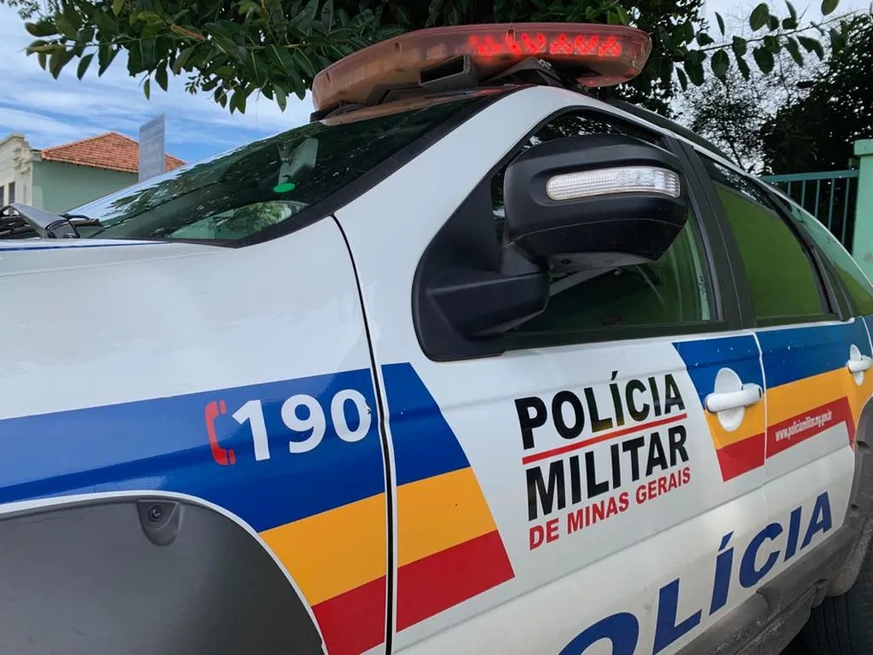 Os sujeitos foram presos pela Polícia Militar.