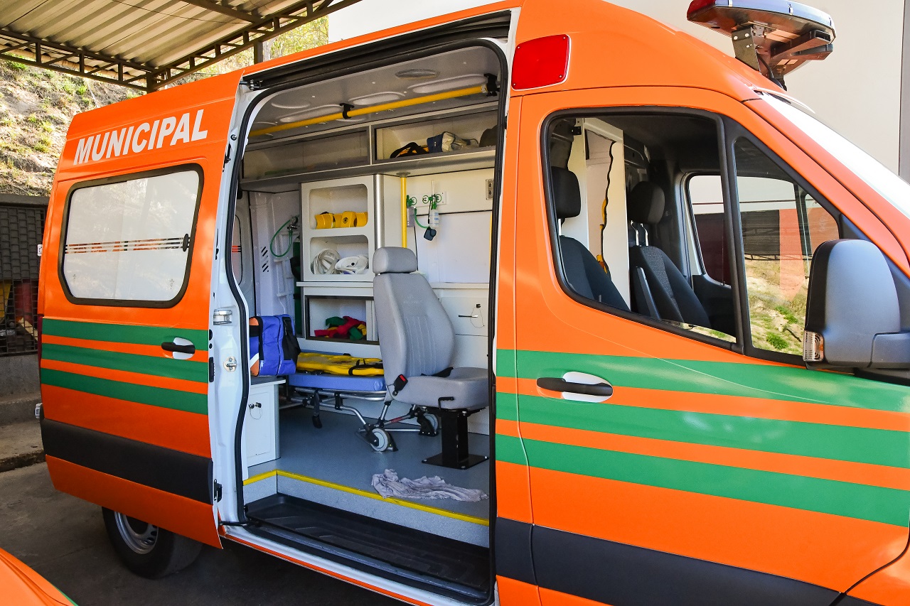 Desde a segunda quinzena de julho, a ambulância está em operação, ampliando a frota de veículos do município.
