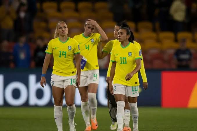 Empate sem gols faz Brasil voltar para casa na fase de grupos do Mundial.