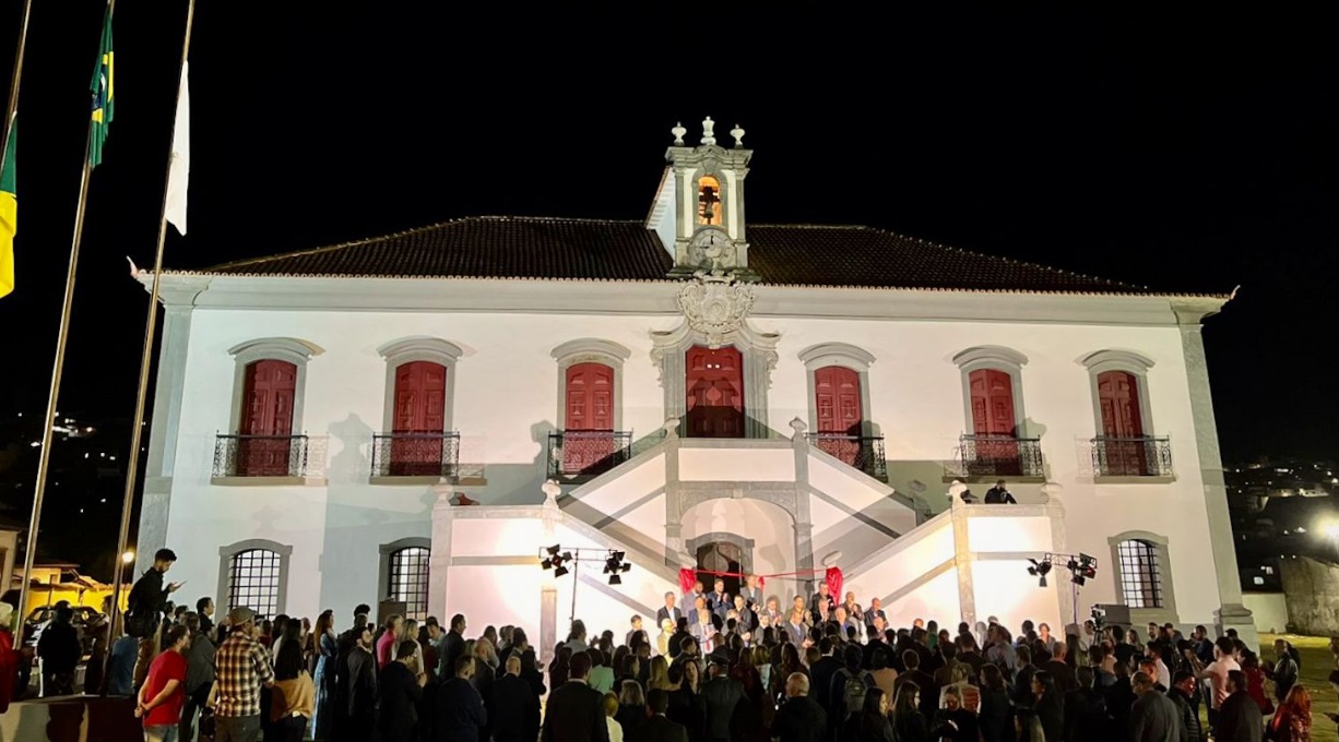 Mariana Mg está alinhada com o objetivo de preservar e valorizar o patrimônio do país. Foto da celebração de inauguração.