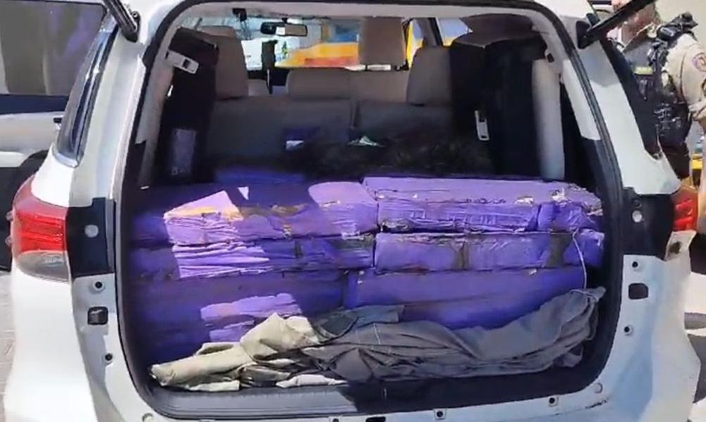 O suspeito foi preso e encaminhado para uma delegacia na cidade de Betim. Imagem da droga apreendida.