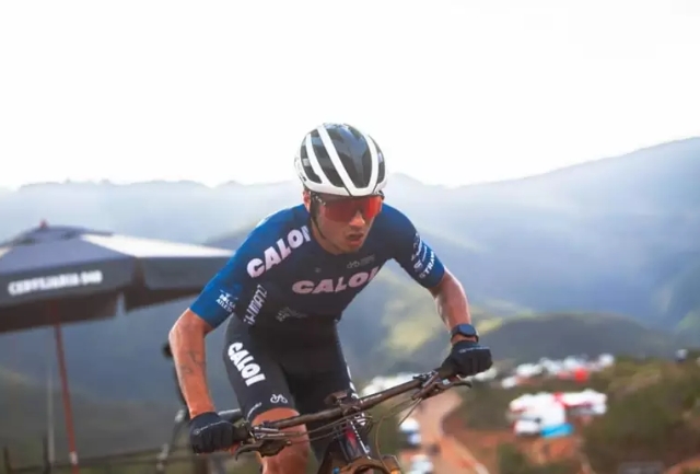 Copa Internacional de Mountain Bike 2023: vitórias épicas encerram temporada. Foto de um dos campeões.