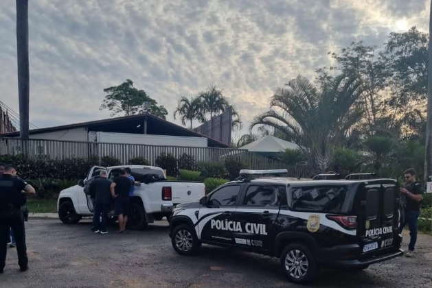 No último domingo (10), uma residência em um condomínio fechado de Nova Lima foi alvo de um furto que resultou em um prejuízo estimado em pelo menos R$ 1 milhão. Foto do momento da prisão.