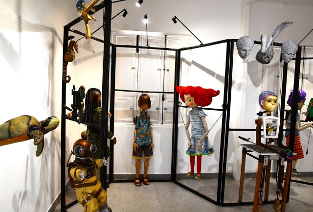 Evento gratuito traz espetáculos, exposição de bonecos e oficinas para o público de todas as idades. Foto dos bonecos.