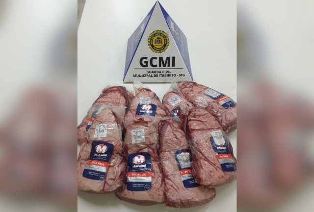 Ele tentou sair do estabelecimento com oito peças de carne na mochila, mas foi detido pelo vigia, que se feriu na confusão. O autor pagou fiança e vai responder em liberdade.