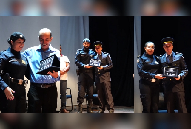 A Prefeitura realizou uma cerimônia na Casa de Cultura Maestro Dungas, com a presença de autoridades e servidores da corporação. Momento da homenagem.
