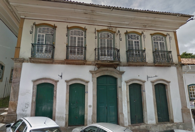 Governador em exercício de Minas Gerais assina decreto que autoriza a desapropriação do imóvel que abrigou a primeira sede da Corte mineira no século XIX. Foto do prédio que vai ser desapropriado.