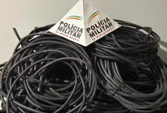 Eles venderam 120 quilos de cabos para um idoso dono de um ferro-velho em Pimenta, na região Centro-Oeste de Minas Gerais. Foto do material apreendido.