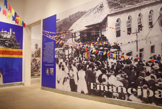 A Expo Centenário reúne imagens, textos e objetos que contam a trajetória do município desde a sua emancipação.