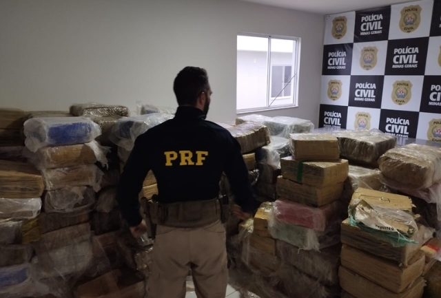 Quatro pessoas foram presas por envolvimento com o tráfico de drogas que vinha do MS.