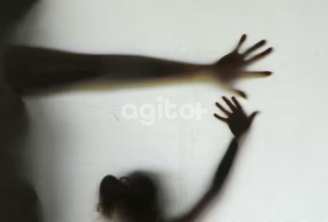 Mãe do menor minimiza o ocorrido e alega que “eles estão na fase de descobrir o sexo”.