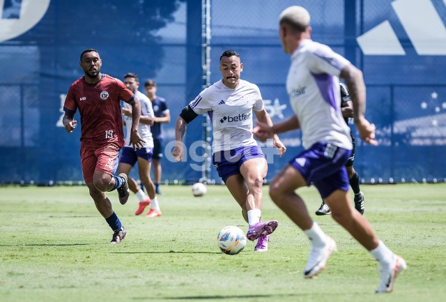 Dinenno e Arthur marcam para a Raposa, que testa dois times diferentes na Toca da Raposa 2.