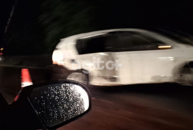 Acidente envolveu dois carros na BR-356, em Itabirito, na noite de domingo.