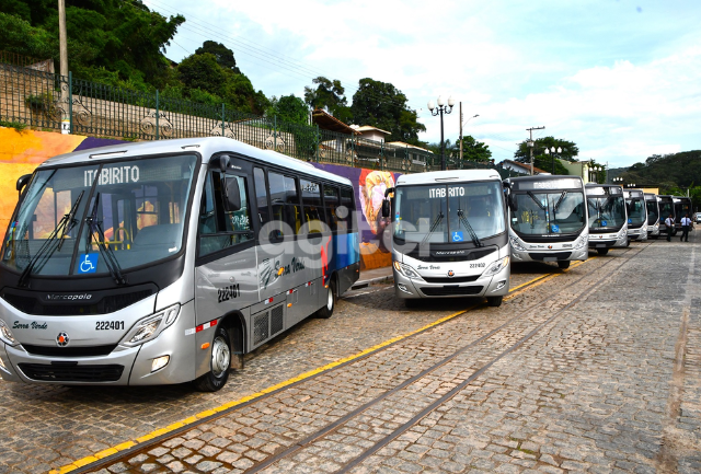 A Prefeitura e a empresa concessionária do transporte coletivo municipal realizaram a entrega dos veículos nesta sexta-feira, no Complexo Turístico da Estação.