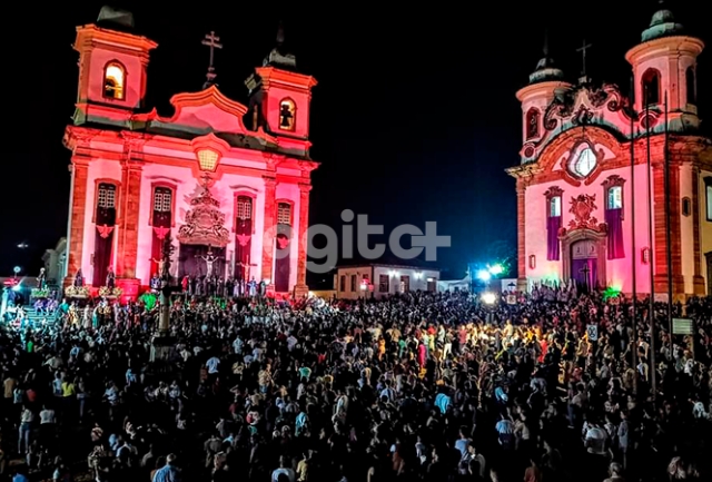 A Luz na escuridão da Sexta-Feira Santa em Mariana (MG).