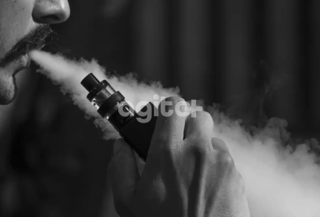 Decisão reforça veto à comercialização e uso de dispositivos eletrônicos para fumar, em vigor desde 2009.