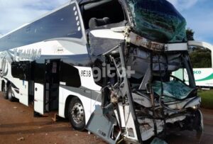 Colisão e congestionamento marcam a manhã desta segunda-feira (01).