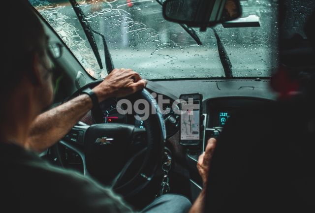 Iniciativa legislativa busca proteger Motoristas e passageiros em Minas Gerais.